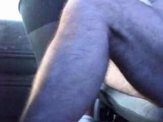 COUPLE 'S ORGASMS ON BACKSEAT