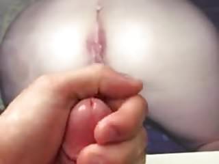 Tribute for a hot milf (big cumshot)